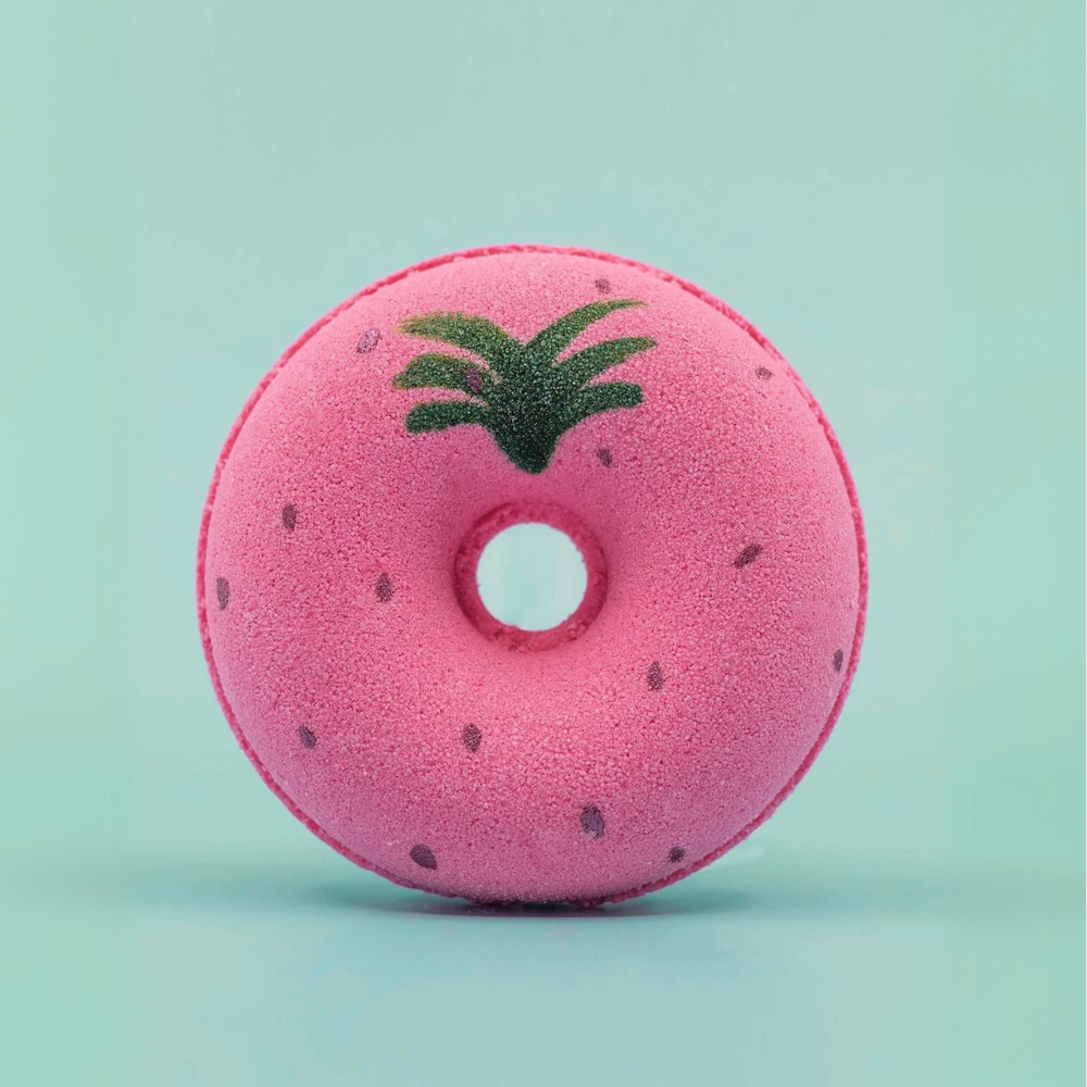 Çilek Esanslı Donut Banyo Topu Büyük Boy 1 Adet – Tatlı ve Canlandırıcı Banyo Deneyimi